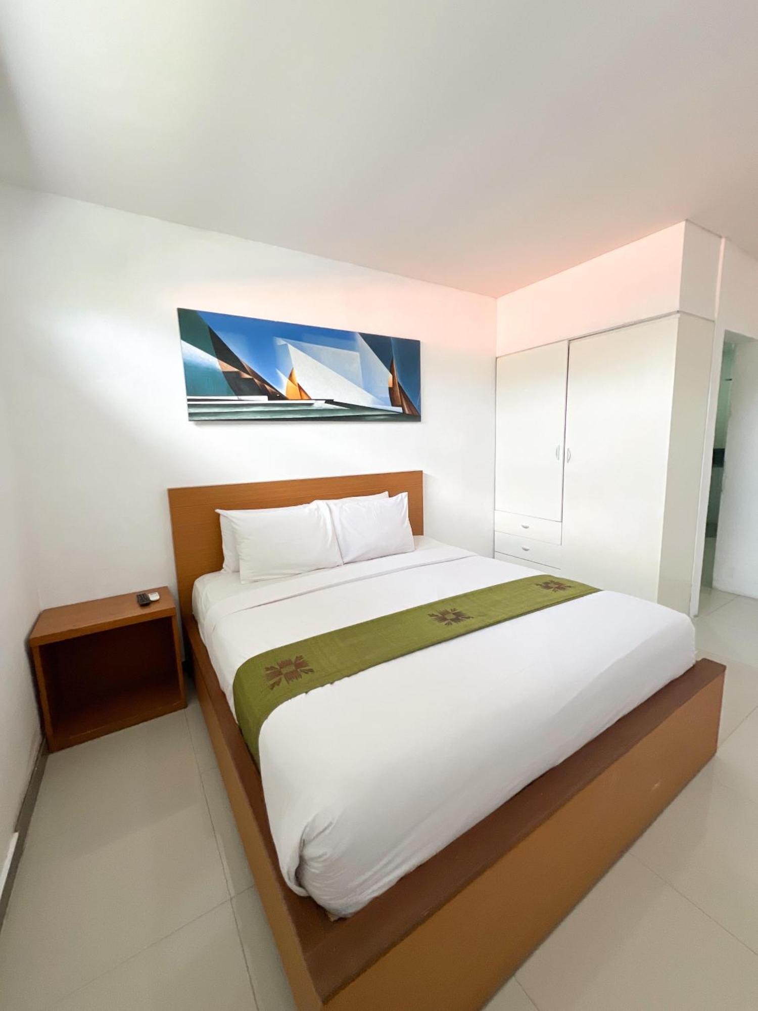 แอปเปิล สวีท อพาร์ตเมนต์ Hotel เกอโรโบกัน ภายนอก รูปภาพ