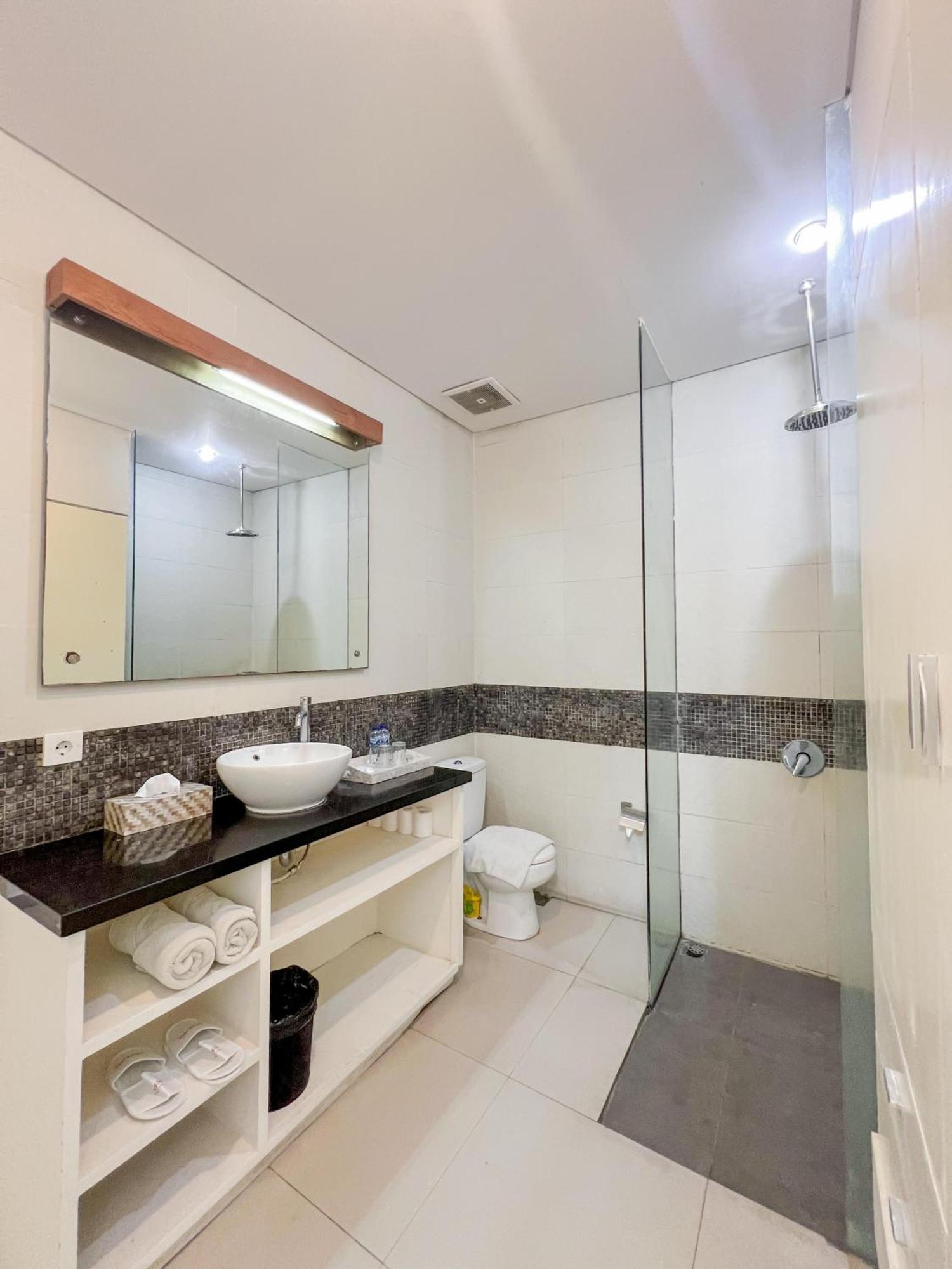 แอปเปิล สวีท อพาร์ตเมนต์ Hotel เกอโรโบกัน ภายนอก รูปภาพ