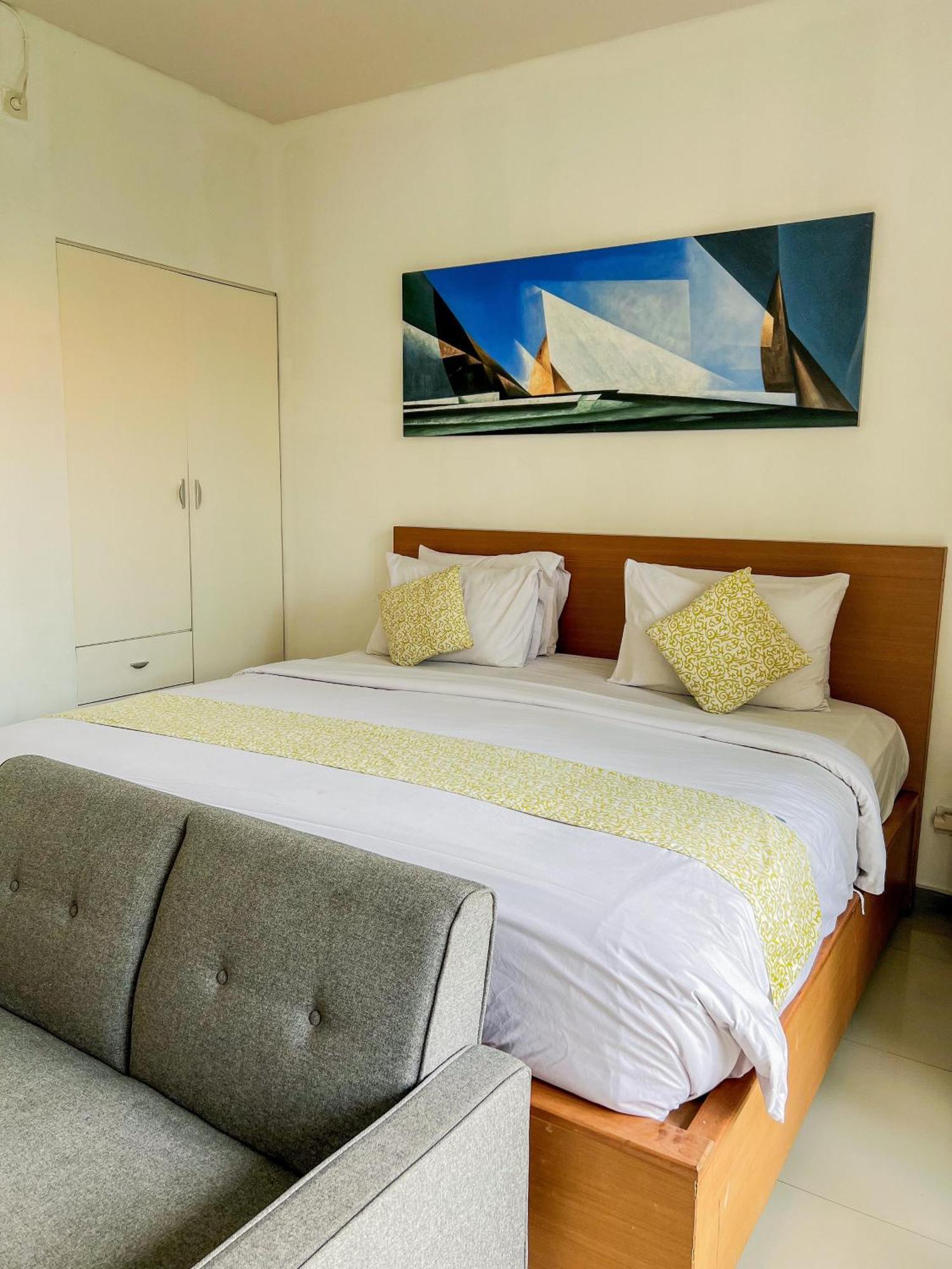 แอปเปิล สวีท อพาร์ตเมนต์ Hotel เกอโรโบกัน ภายนอก รูปภาพ